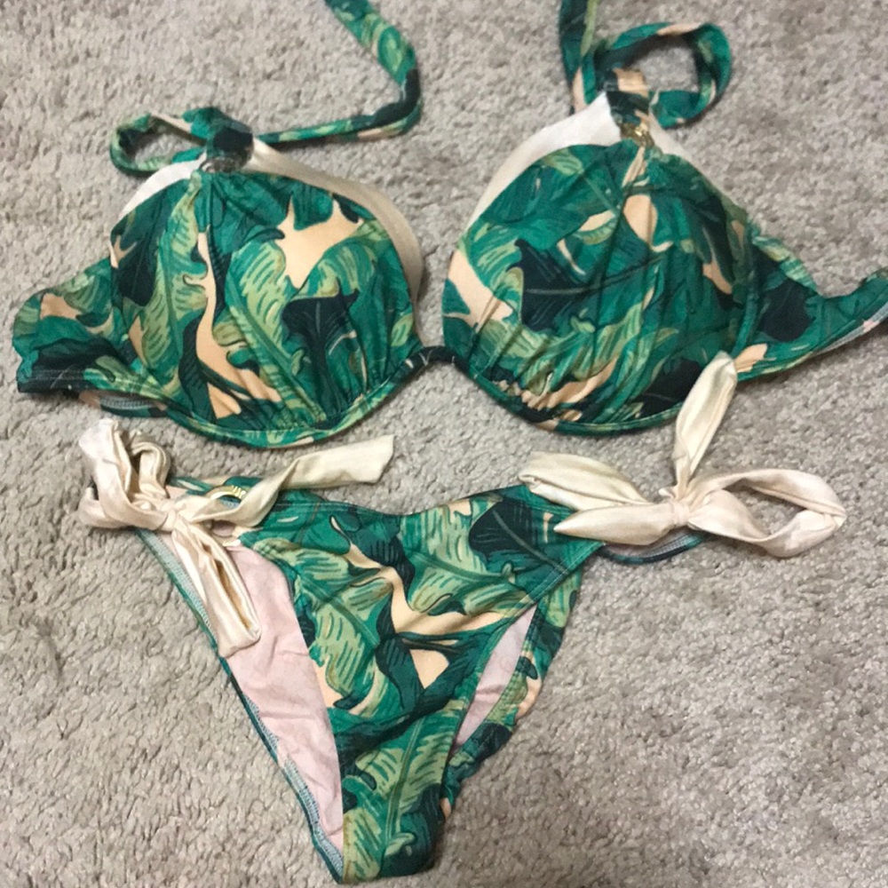 ❗️SOLD❗️Victoria Secret Bikini